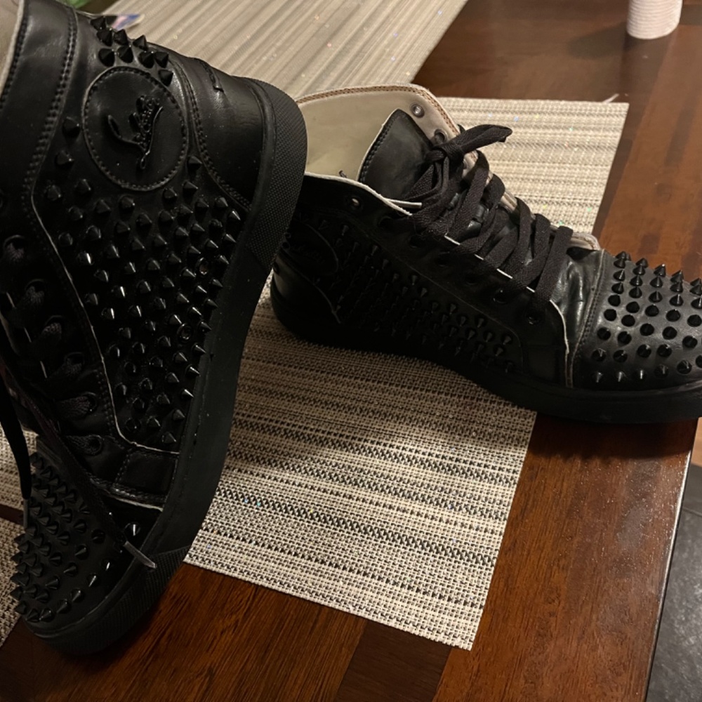 Gucci-Louis Vuitton- Christian Louboutin - Picture 3 of 8